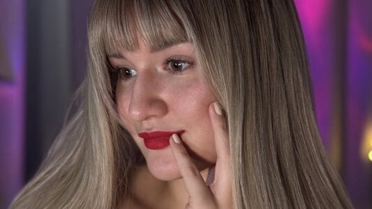 VelvetLunaaa A little shy 😊😇 Pic 2