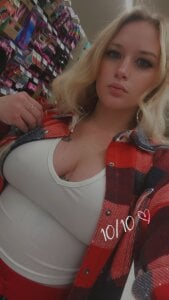 Milf-N-Kookies Public Pic 5