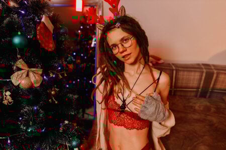 Rin_Skylar Xmass 2026 🎄 Pic 8