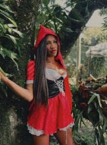 LucianaaMorena lost in the forest  2. fénykép