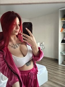 Alissa_kiss Public Pic 5