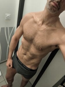 alexi1015Public图片 2