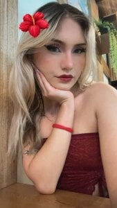 Mariluu_ Looks that make you fall in love Gambar 2