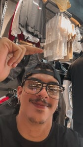 Straight_with_curls Public Pic 2