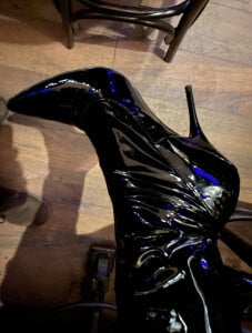 ZyraGoddes Kneel. Admire. Obey. зображення 7