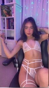 Eiimy_Milleer_ look me all 🤩🥵 Pic