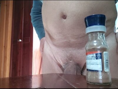 jhonschen's Preparazione e inserimento di bottiglietta ne prepuzio Sex Photo 3