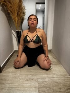 leilapons I’m in charge here, even when I smile. Pic 7