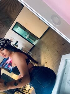 CleoNoirPink_ Public Pic 4