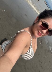 nicole_steele a day at the beach💋 Gambar