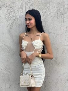 Tanyah_Hilton Public Foto 3