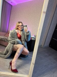 crowned_goddess my favorite photos from the broadcasts зображення 9