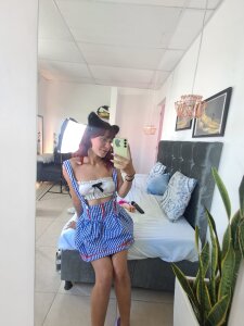 Yisel_smith Merry Christmas Pic 4