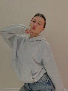 LouiseChavez Self Expression Poză 2