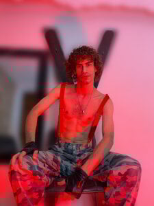 elias_sn0w Look at Me Pic 4