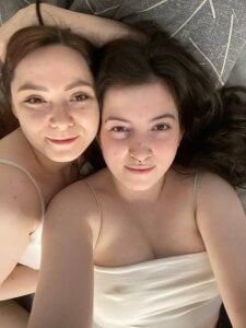 LaneDoellのshy girlsの 5枚の写真