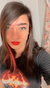 charlottekbp Photos with a red streak in my hair Pic 6