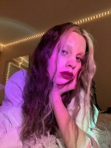 Maxine_gold Public Bilde 3