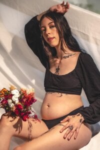 Dara_Becker01 Public Pic 8