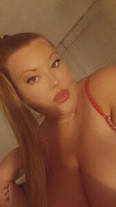 Busty-BBW-Emilie