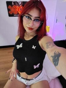 Sarah_Lark- Public Pic 3