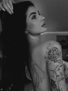 black and white de FeliciaKogen  2 Imagens