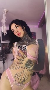 Valerykat_ Take a look 😏😏 Foto 2