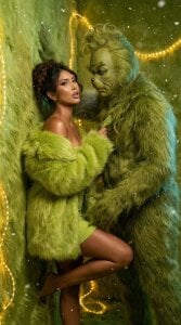 ArianaDumont You wanna be my Grinch? 💚 Pic