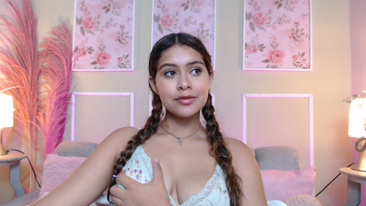 CurlyDani a funny face in a hottie body 🔥  💋 . fénykép