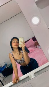 SofiLeon_Pink Public Pic 6