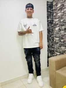 Sam_33_sexy_27 Public Pic 2