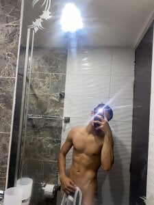 Marcus_Moreno shower صورة واحدة|Marcus_Moreno shower صورتان|Marcus_Moreno shower  2 صور|Marcus_Moreno shower  2 صورة