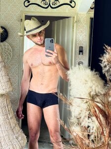 AlexisLoaiza Public รูป  3