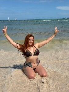 kimbrownn Enjoying the beach and the good view 😏 사진 3