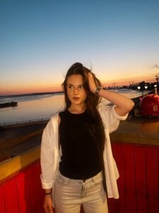 May_Bloom I really miss summer. Hình 3