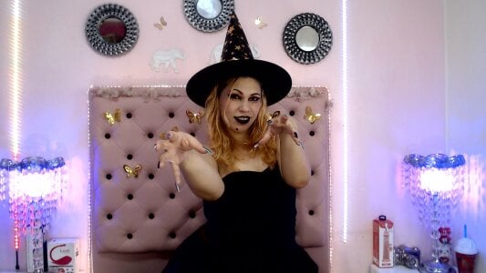 HannahEmmax2 LA BRUJA Fotka 5