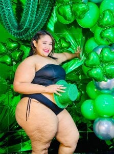 💚🍀😈 A little Irish magic… a little mischief… and a lot of me. od bustyy_juicyrx  4 snímek