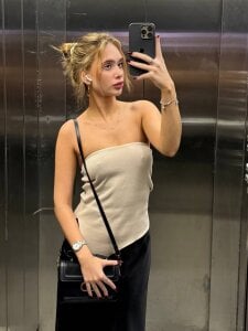 LornaBuffkin yellow girl Pic 3