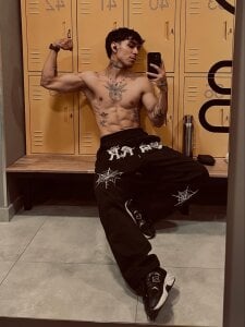 Zdjęcia liorvante At the gym mirror 🙂‍↕️: 