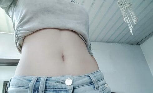 Mandy-520 Public Pic 4