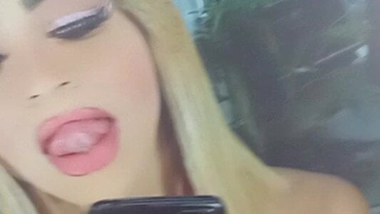 Michell_Queen Public Pic 4