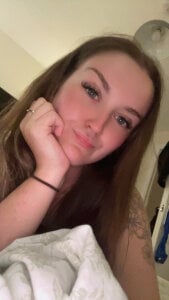 PoppySlut6999 Public Foto 8