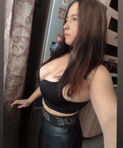 AlexaYvonne Public Pic