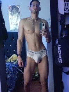 Giomar_Reyes mi Photo 5