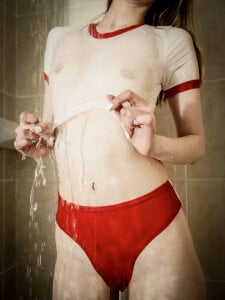 AmbeerWood_ Taking a Shower Pic 7