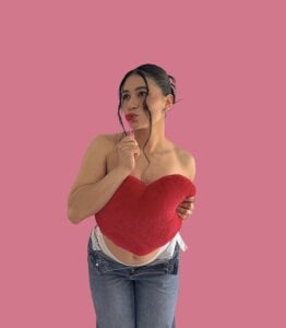 ChloeTurner_: Valentine energy💞 ( 3 фото)