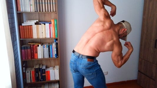 TheOnlyJoshAdams Josh at home Fotka 5