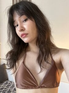 TheaBartram How do you like my bathing suit? Pic 2