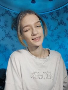 Chrissy_Joyful Public Pic 4