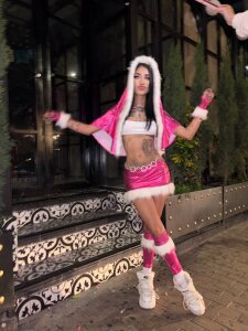 Auroraa__ M e 💗 Pic 5